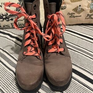 Sorel Joan of Arctic Wedge Lexie Lace Up Boot Quarry Black Size 8.5 Gently Worn